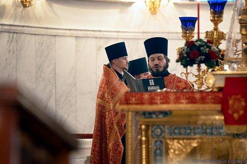 В праздник Светлого Христова Воскресения епископ Нестор совершил Пасхальную великую вечерню