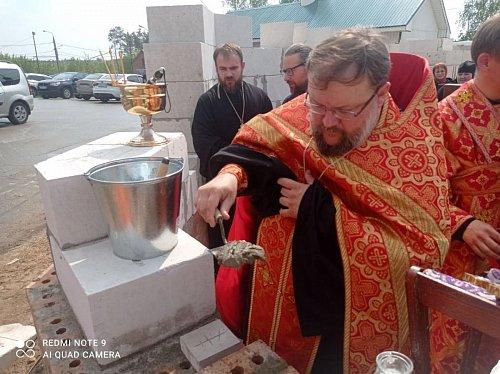 Правящий архиерей Тольяттинской епархии совершил чин освящения закладного камня в основание строящегося храма во имя блаженной Матроны Московской