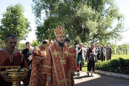 В Неделю 4-ю по Пасхе епископ Нестор совершил Литургию в Никольском храме с. Солнечная Поляна