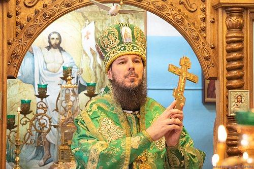 В день памяти преподобного Сергия Радонежского епископ Нестор совершил Литургию в Казанском храме микрорайона Яблоневый овраг Жигулёвска