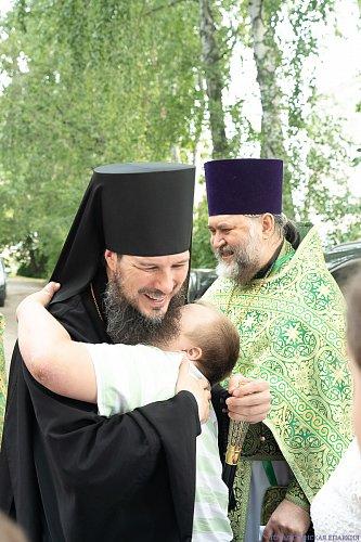 В день памяти преподобного Сергия Радонежского епископ Нестор совершил Литургию в Казанском храме микрорайона Яблоневый овраг Жигулёвска