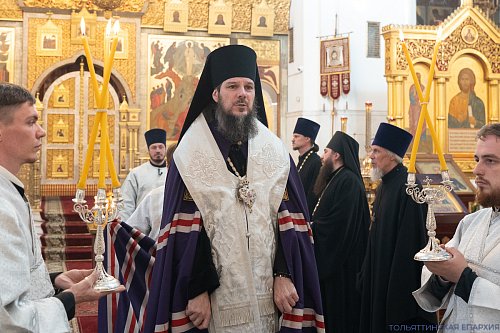 Заупокойное богослужение в канун Троицкой родительской субботы