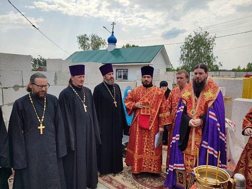 Правящий архиерей Тольяттинской епархии совершил чин освящения закладного камня в основание строящегося храма во имя блаженной Матроны Московской