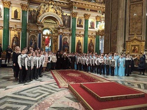 Тольяттинская епархия выступила одним из организаторов участия тольяттинского хора во Всероссийском конкурсе в Санкт-Петербурге