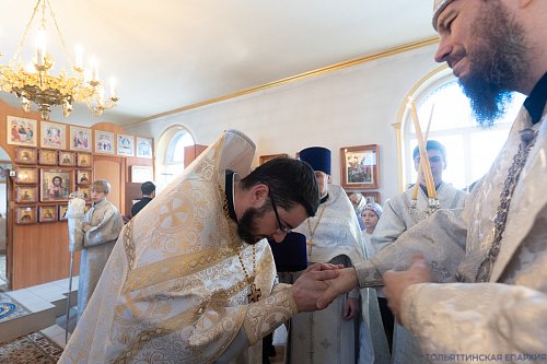 Архиерейское богослужение в Михайло-Архангельском храме с. Нижнее Санчелеево