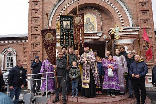 В Жигулёвске прошёл крестный ход в праздник Воздвижения Креста Господня
