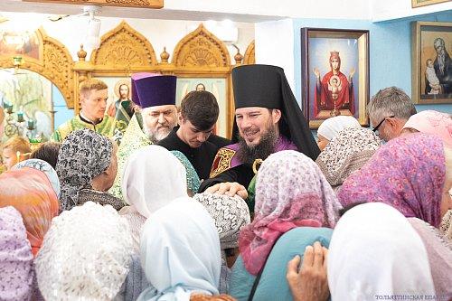 В день памяти преподобного Сергия Радонежского епископ Нестор совершил Литургию в Казанском храме микрорайона Яблоневый овраг Жигулёвска