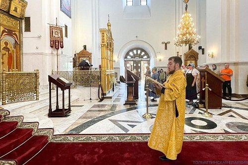 Божественная литургия в Неделю 7-ю по Пятидесятнице: архипастырское служение и проповедь о единстве и терпении