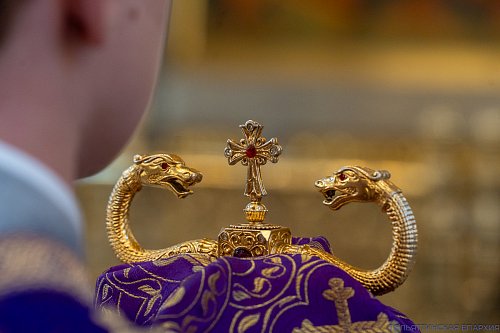Канун празднования Происхождения Честных Древ Животворящего Креста Господня