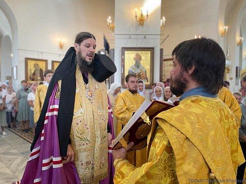 Праздник Крещения Руси: Божественная литургия архиерейским чином и благодарственный молебен в Покровском храме Тольятти