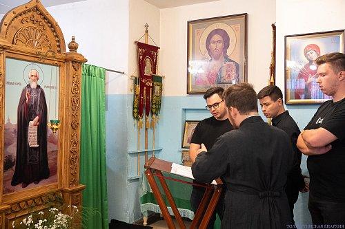 В день памяти преподобного Сергия Радонежского епископ Нестор совершил Литургию в Казанском храме микрорайона Яблоневый овраг Жигулёвска