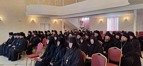 Священномонахи Тольяттинской епархии приняли участие в работе межъепархиальной монашеской конференции Самарской митрополии