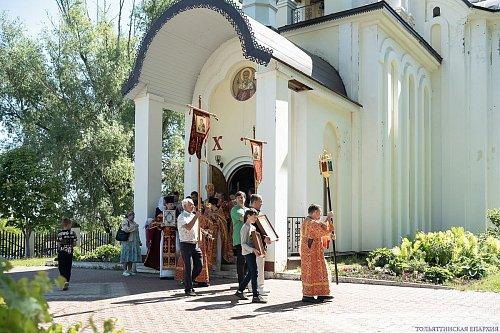 В Неделю 4-ю по Пасхе епископ Нестор совершил Литургию в Никольском храме с. Солнечная Поляна