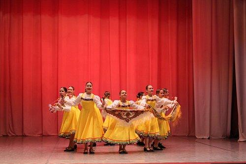 Во Дворце детского и юношеского творчества Тольятти в рамках VII Рождественских образовательных чтений Тольяттинской Епархии состоялся Вечер народного творчества