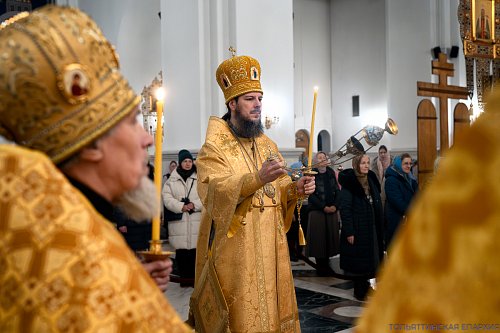 Канун Недели 29-й по Пятидесятнице: архиерейское богослужение в кафедральном соборе Тольятти 