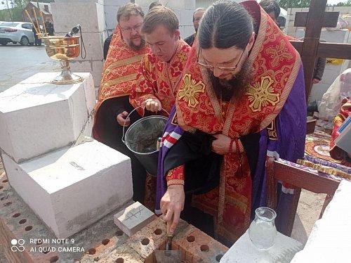 Правящий архиерей Тольяттинской епархии совершил чин освящения закладного камня в основание строящегося храма во имя блаженной Матроны Московской