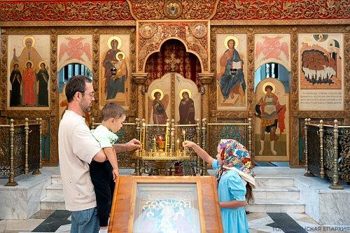 Божественная литургия в Неделю 9-ю по Пятидесятнице: архипастырское служение и проповедь о строительстве жизни на основании Христа и ответственности за свой духовный труд