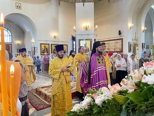 Праздник Крещения Руси: Божественная литургия архиерейским чином и благодарственный молебен в Покровском храме Тольятти