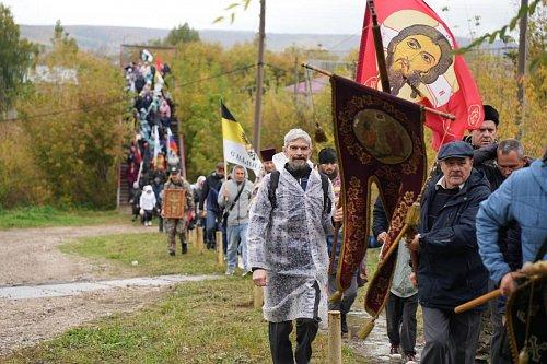 В Жигулёвске прошёл крестный ход в праздник Воздвижения Креста Господня