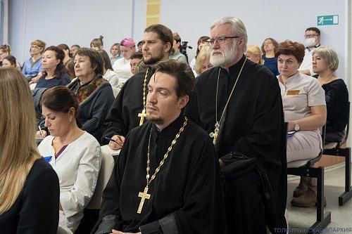 В Тольятти открылся цикл встреч духовенства епархии с медицинскими работниками городской поликлиники