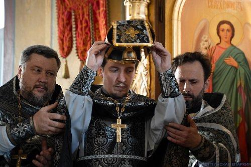 В пятницу третьей седмицы Великого поста епископ Нестор совершил Литургию Преждеосвященных Даров в Благовещенском храме микрорайона Фёдоровка Тольятти Тихоновского благочиния