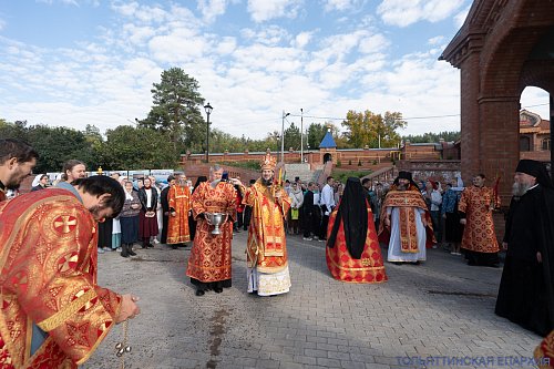 Память обновления храма Воскресения Христова в Иерусалиме
