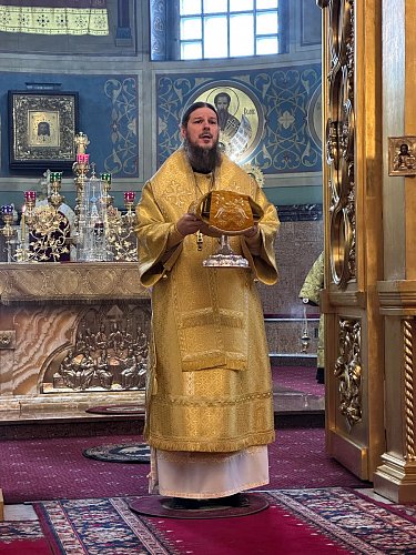 Епископ Нестор совершил Литургию и панихиду в Николо-Угрешском ставропигиальном монастыре в годовщину кончины митрополита Вениамина (Зарицкого)