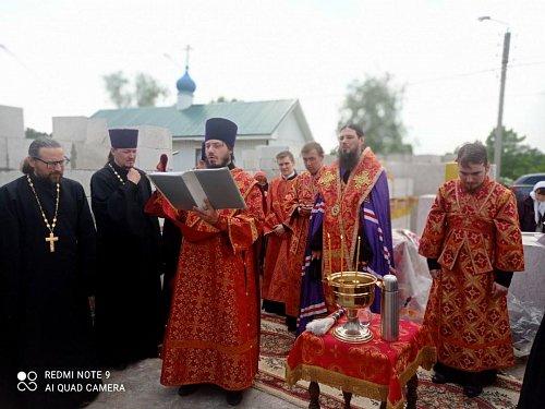Правящий архиерей Тольяттинской епархии совершил чин освящения закладного камня в основание строящегося храма во имя блаженной Матроны Московской