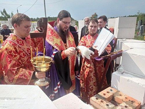 Правящий архиерей Тольяттинской епархии совершил чин освящения закладного камня в основание строящегося храма во имя блаженной Матроны Московской