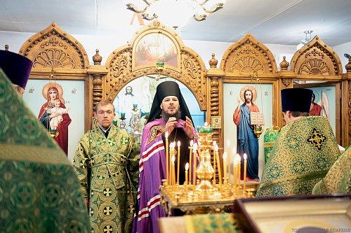 В день памяти преподобного Сергия Радонежского епископ Нестор совершил Литургию в Казанском храме микрорайона Яблоневый овраг Жигулёвска